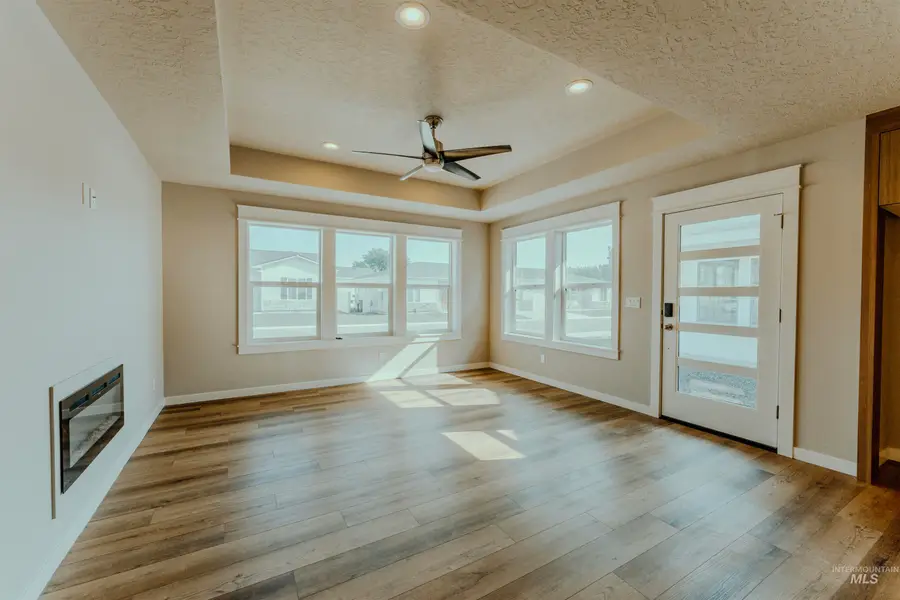 1214 Phillips Circle, Ontario, OR 97914 - #3