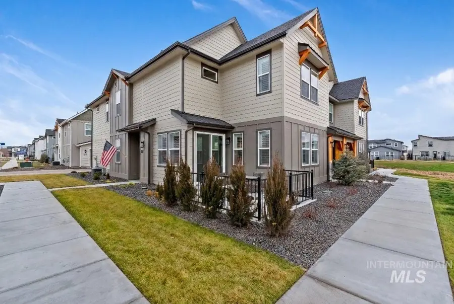 203 S Koyukuk Ln, Star, ID 83669 - Image #2