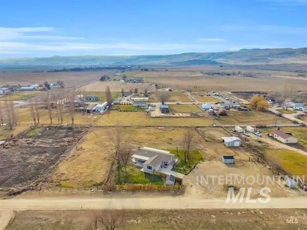 2852 Sagebrush Lane, Homedale, ID 83628