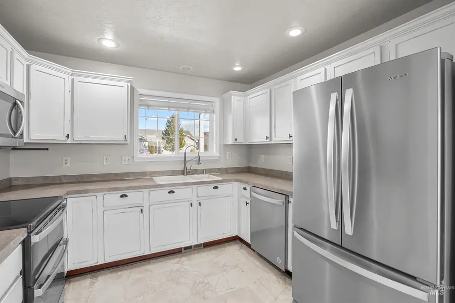 330 W 2nd Street, Hazelton, ID 83335 - #3