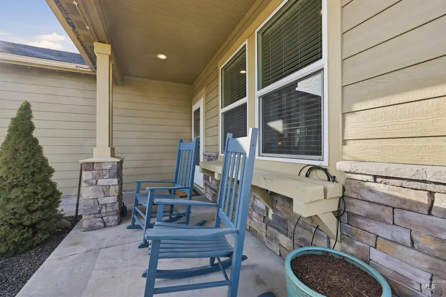 431 S Rocker Avenue, Kuna, ID 83634 - #2