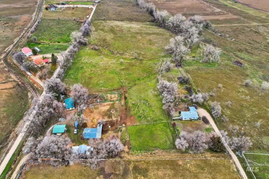 17567 Hollow Rd, Caldwell, ID 83607 - Image #2