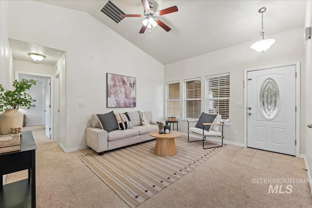 310 NW Foster Dr, Mountain Home, ID 83647 - Image #1