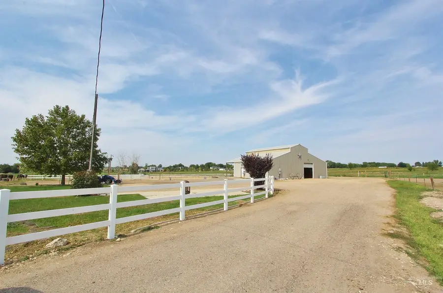 85 S Robinson Rd, Nampa, ID 83687 - Image #2