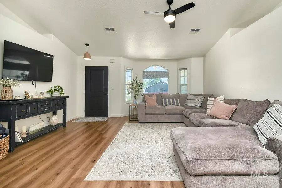 3205 S Malad Dr, Nampa, ID 83686 - Image #3