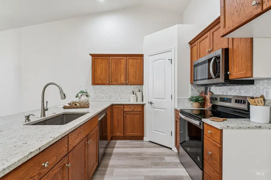 8070 W Penny Lane, Garden City, ID 83714 - #2