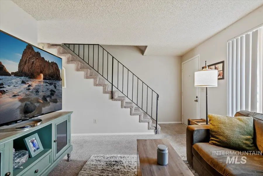 819 N Benjamin Ln, Boise, ID 83704 - Image #3