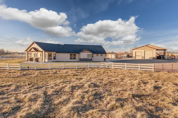 6916 E Brindle Point Dr, Nampa, ID 83687