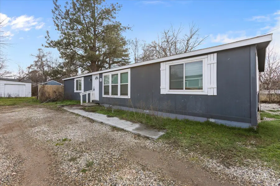 250 Se Locust, New Plymouth, ID 83655 - Image #2