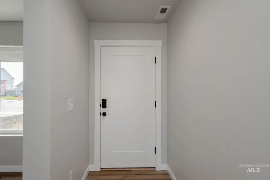 8293 E Bright Angel Dr, Nampa, ID 83687 - Image #2