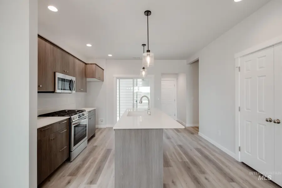 6715 S Harvest Cove Ave, Boise, ID 83709 - Image #3