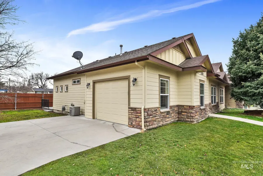 2324 Wood Springs Ave, Caldwell, ID 83605 - Image #2