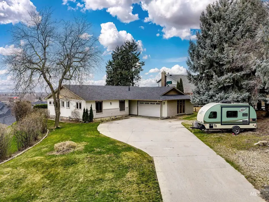 208 N Winged Foot Place, Eagle, ID 83616 - Image #2