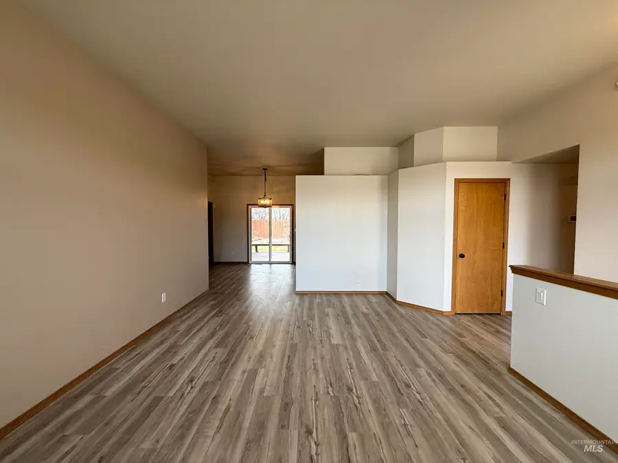 6169 N Portsmouth, Boise, ID 83714 - Image #2