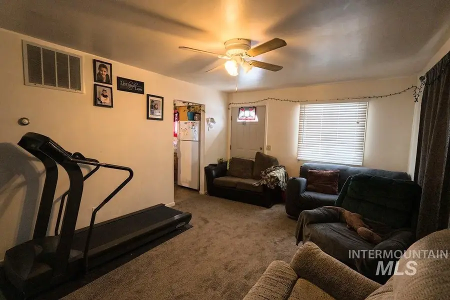 410 E 24th Street, Burley, ID 83318 - #3