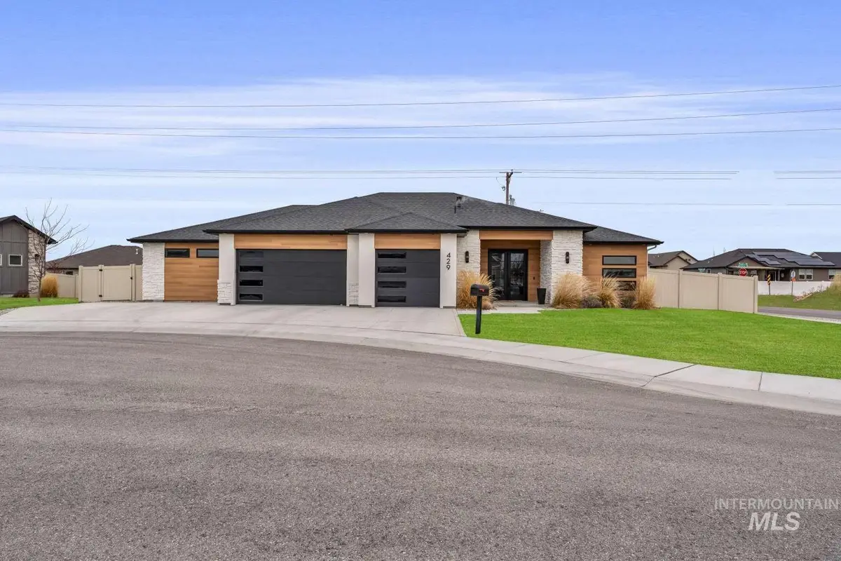 429 Meadowview Lane N, Twin Falls, ID 83301 - Image #1