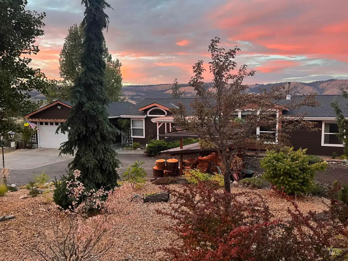 831 Crest Drive, Kamiah, ID 83536 - #1