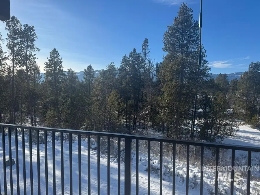 30 Creekside Ct, Donnelly, ID 83615 - Image #2