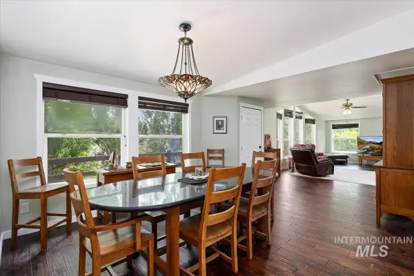 4806 Salmon Creek Dr, Buhl, ID 83316