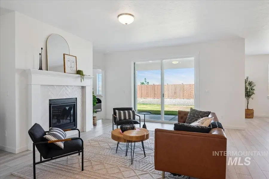 9036 W Moon River Dr, Star, ID 83669 - Image #2