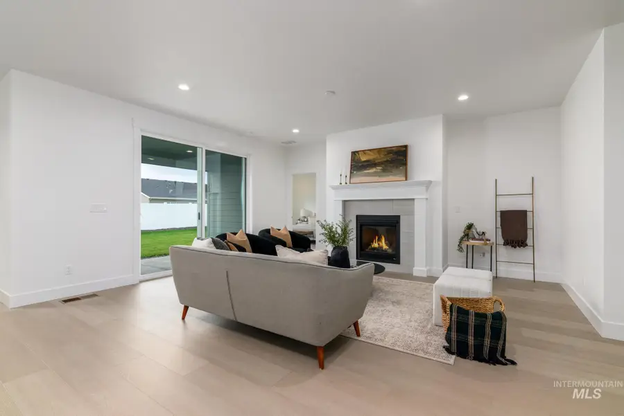 9103 W Moon River Dr, Star, ID 83669 - Image #2