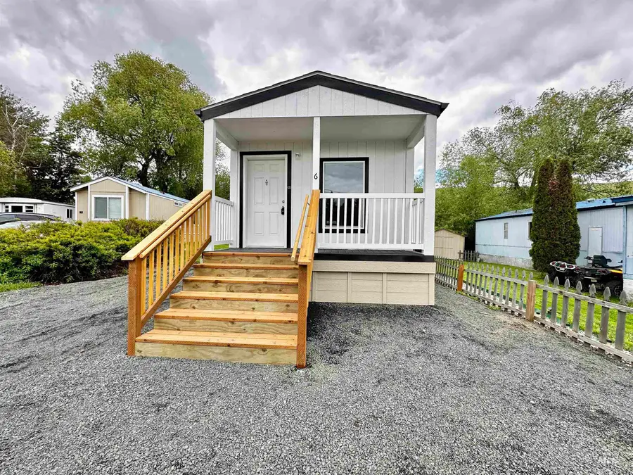 1025 Eid Rd #6, Moscow, ID 83843 - Image #2