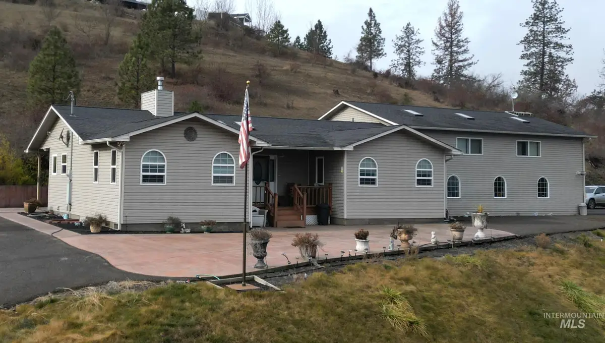 811 Crest Dr, Kamiah, ID 83536 - Image #1