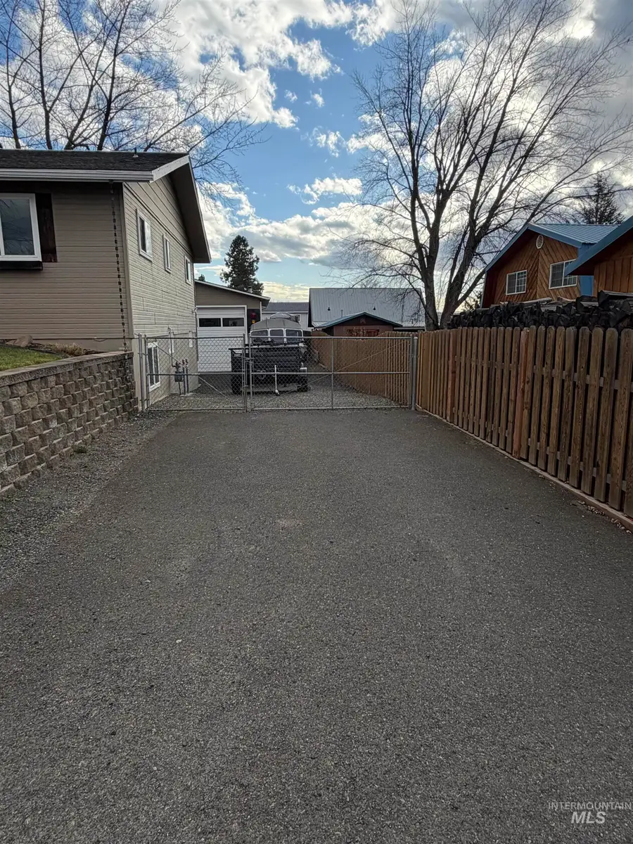 1306 Hemlock Ave, Lewiston, ID 83501 - Image #3