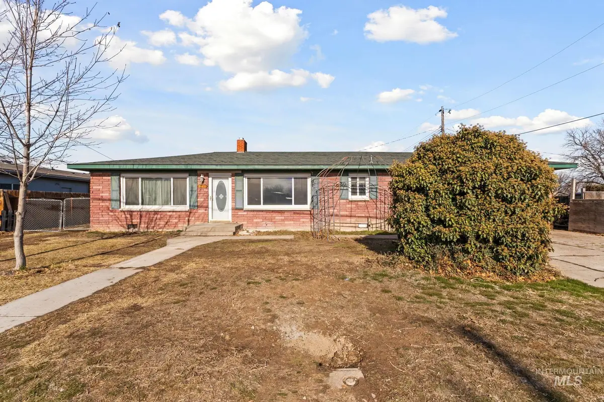 544 W Falls Ave, Twin Falls, ID 83301 - #1