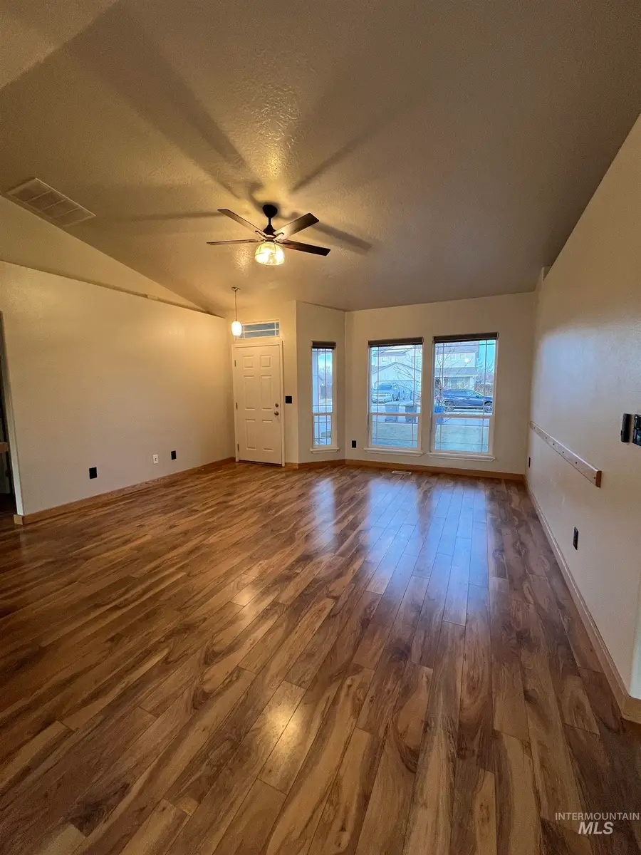 3825 E Clear Springs Dr, Nampa, ID 83686 - #2