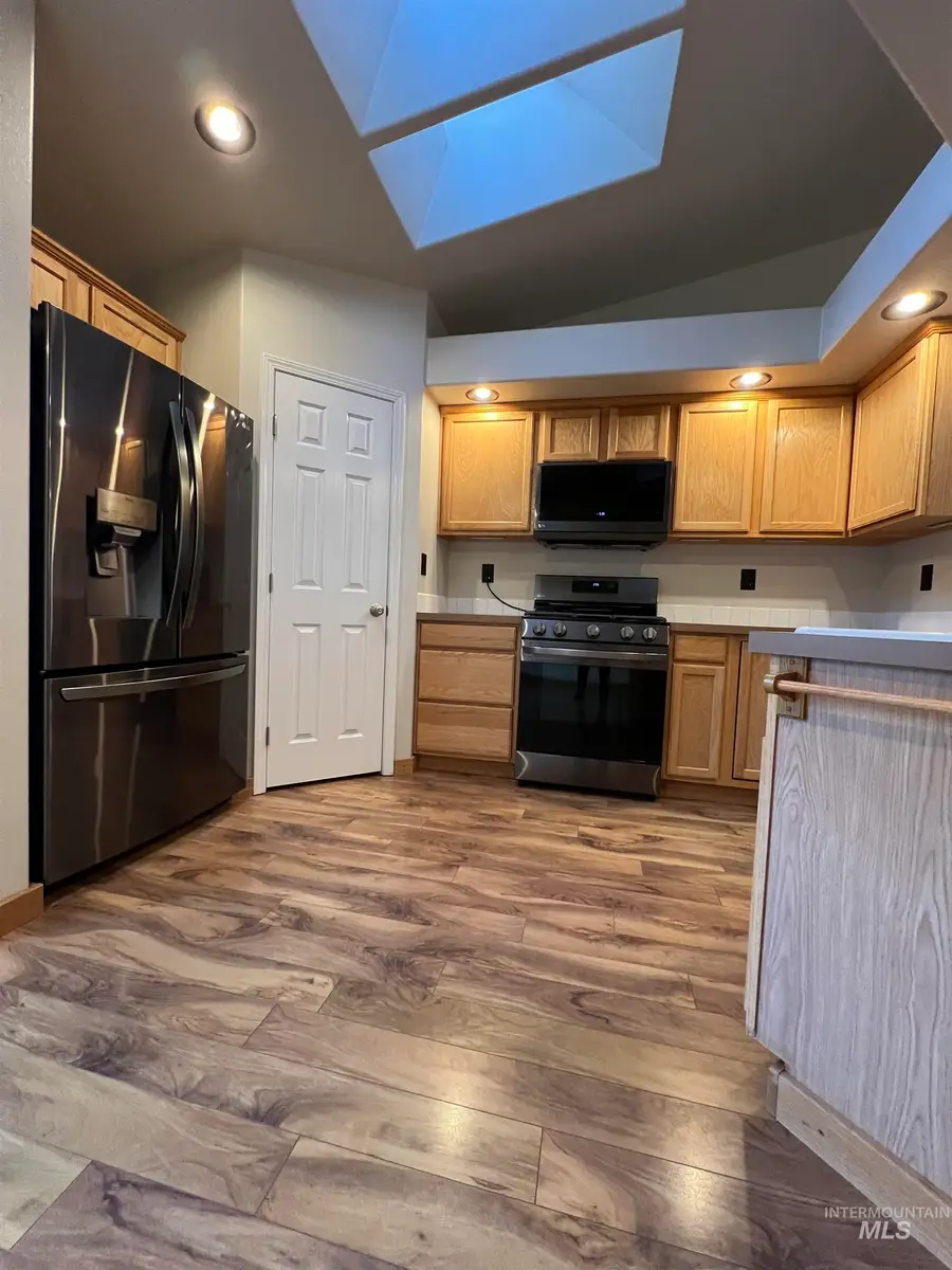 3825 E Clear Springs Dr, Nampa, ID 83686 - #3