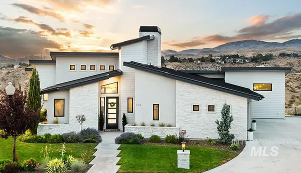 768 E Orion Dr, Boise, ID 83702