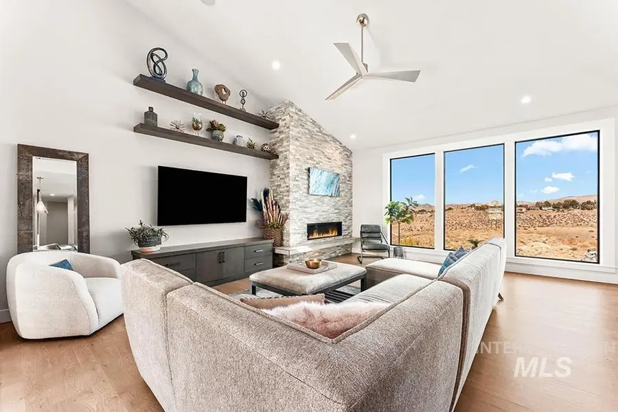 768 E Orion Dr, Boise, ID 83702 - #2