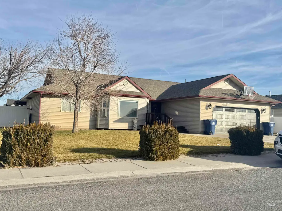 303 Golden Spur Dr, Filer, ID 83328 - #1