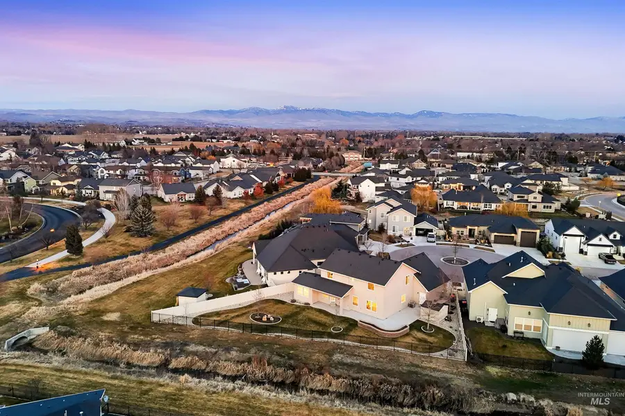 1175 N Champions Pl, Eagle, ID 83616 - Image #2