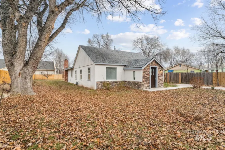 317 E Ithaca Street, Caldwell, ID 83605 - #3