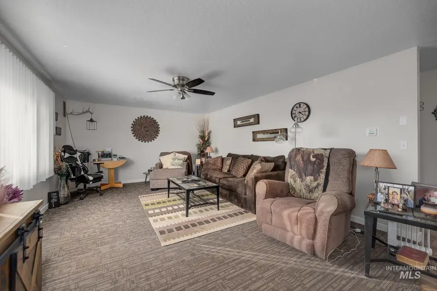 1394 Morton St., Vale, OR 97918 - #3