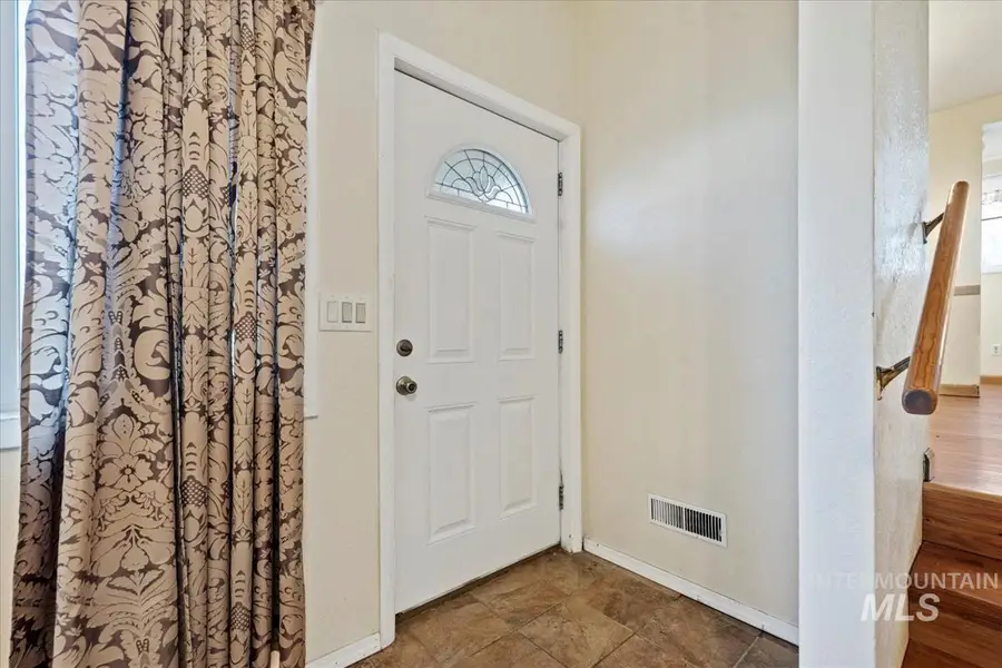 351 E 3rd St, Kuna, ID 83634 - #3