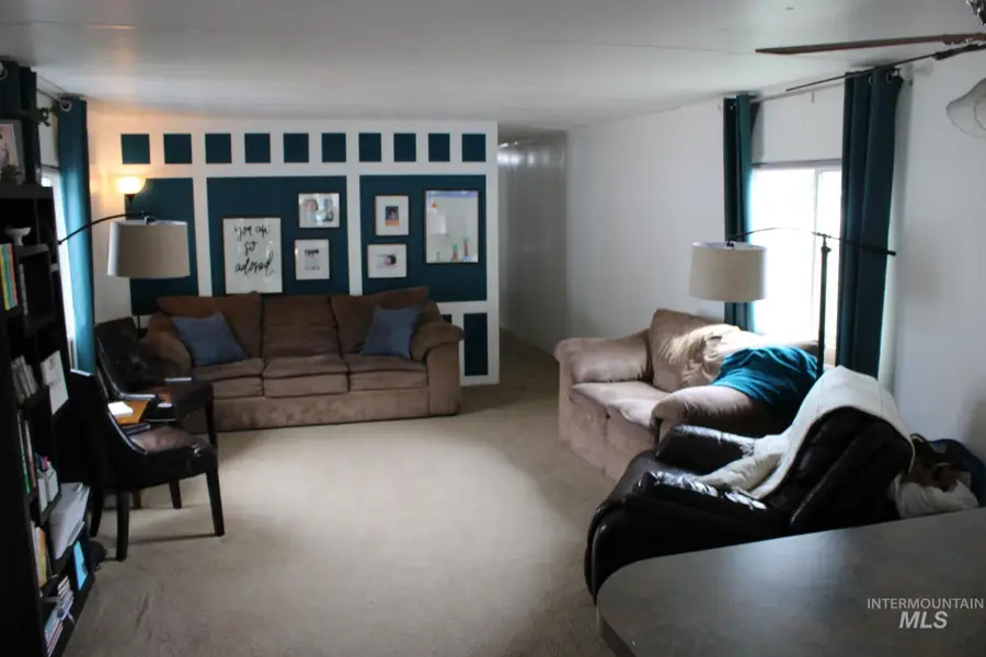 1238 N Sable Ln, Boise, ID 83704 - #3