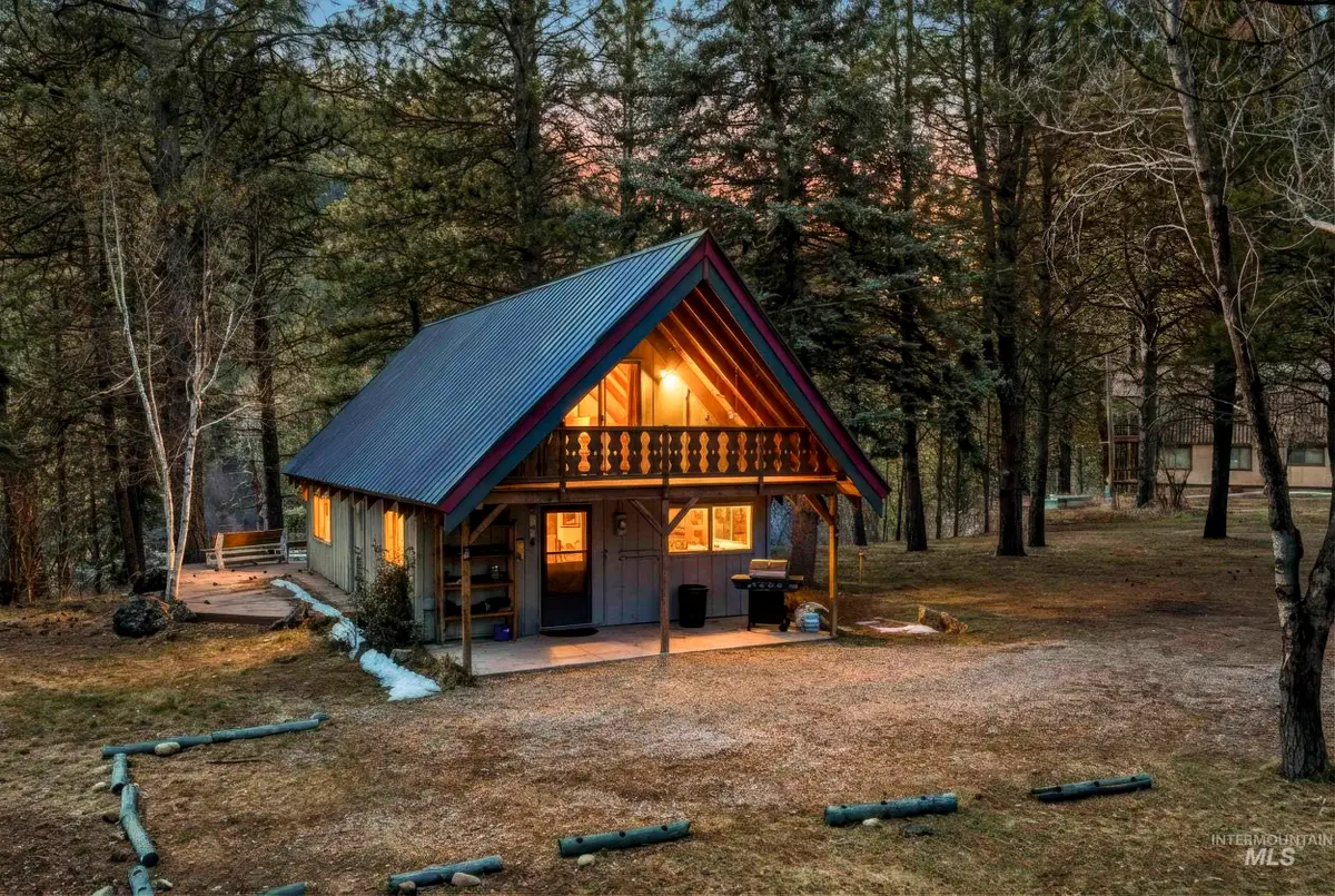 8 Squirrel Lane, Garden Valley, ID 83622 - #1