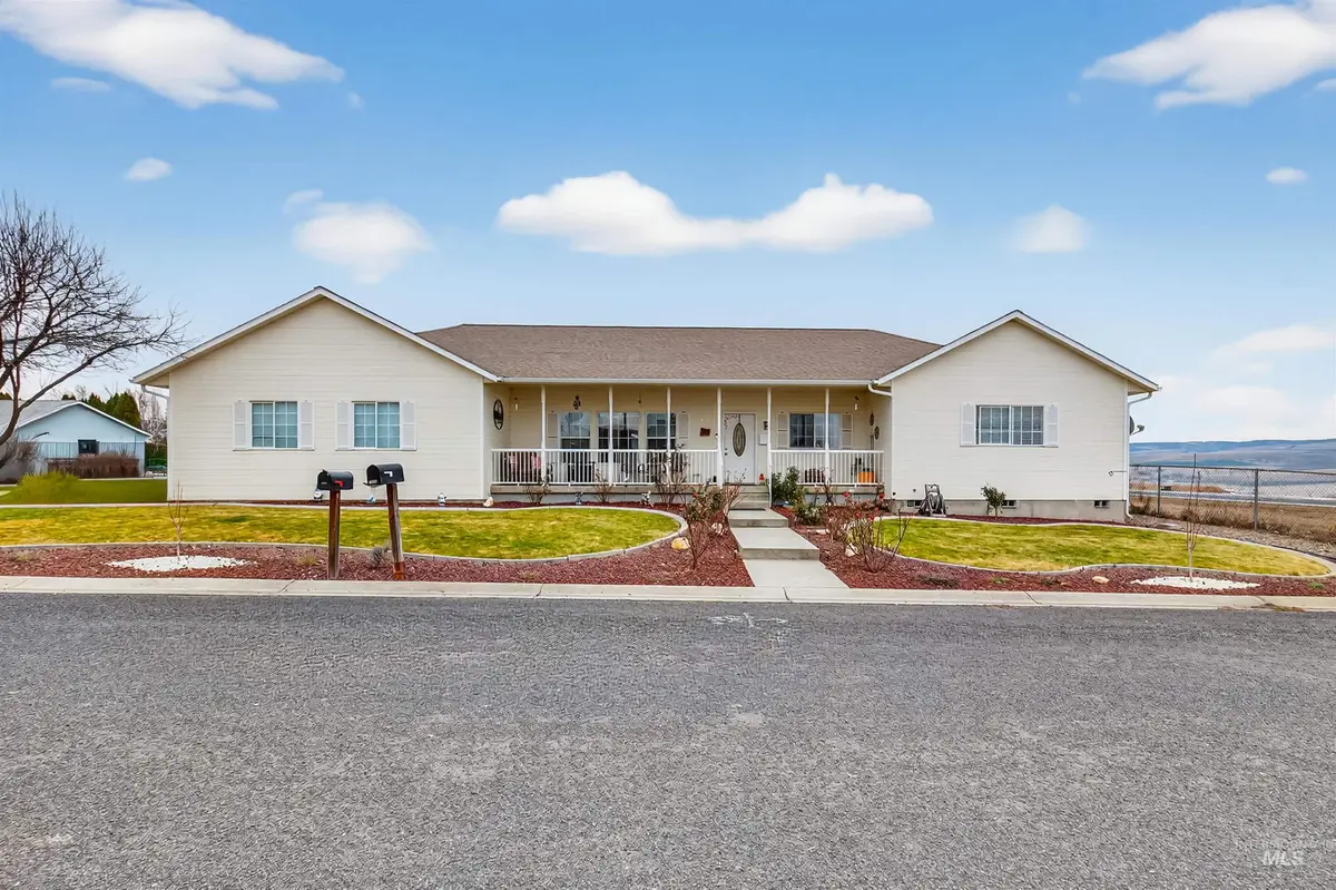 3737 19th St, Lewiston, ID 83501 - #1