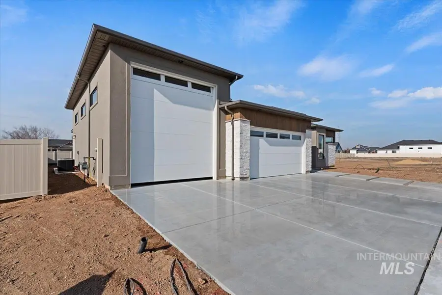 4595 N Arches Ave, Meridian, ID 83646 - Image #2