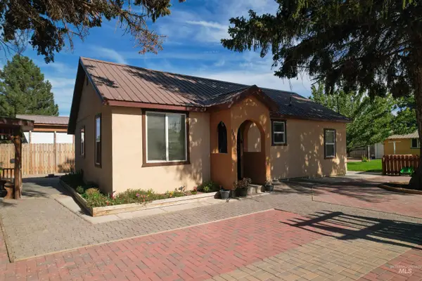 147 N Wendell St, Wendell, ID 83355