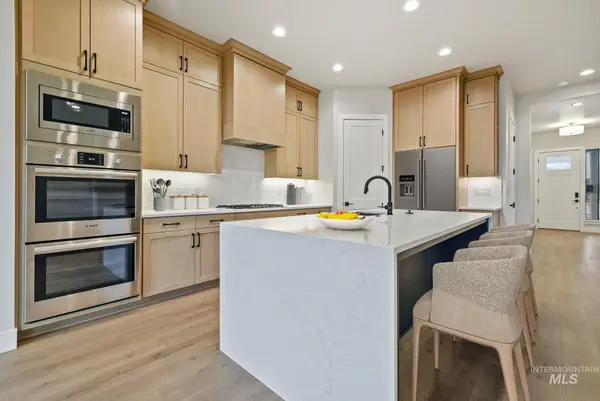 7660 W Old School St #Rouge, Meridian, ID 83646