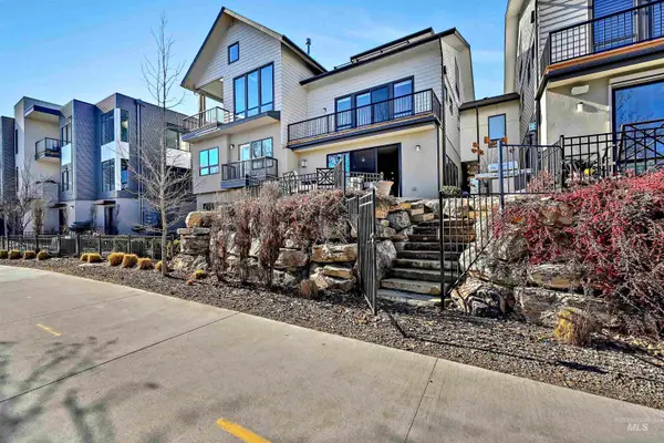 3504/3513 N Prospect Lane, Garden City, ID 83714