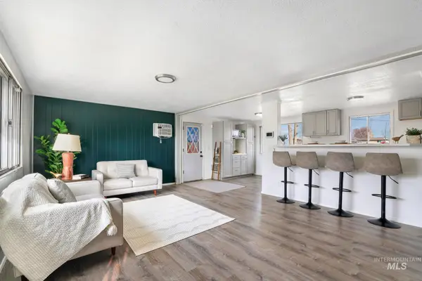 1840 V St, Heyburn, ID 83336