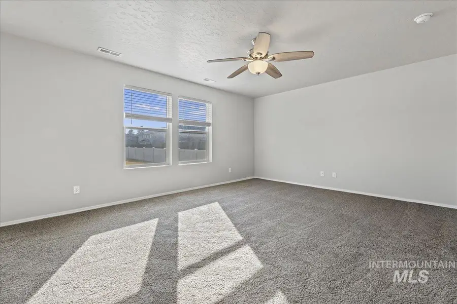 975 W Apple Pine St, Meridian, ID 83646 - #3