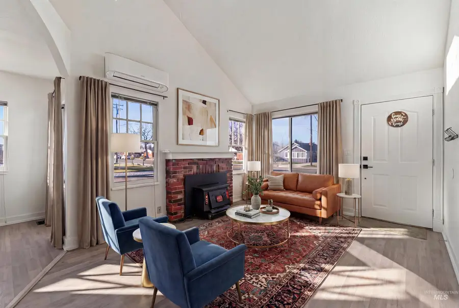 910 7th Avenue S, Nampa, ID 83651 - #2