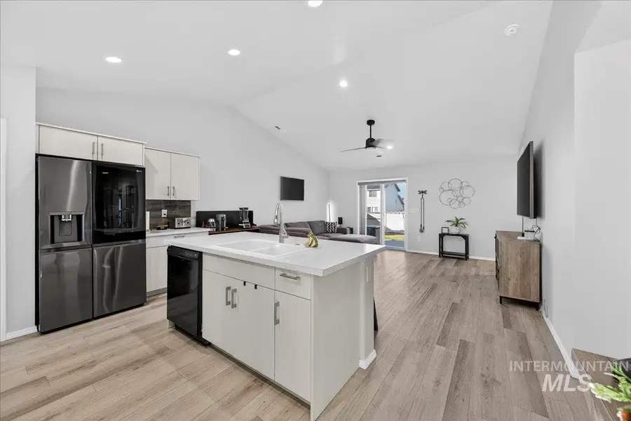 4136 E White Plains St, Nampa, ID 83686 - #2