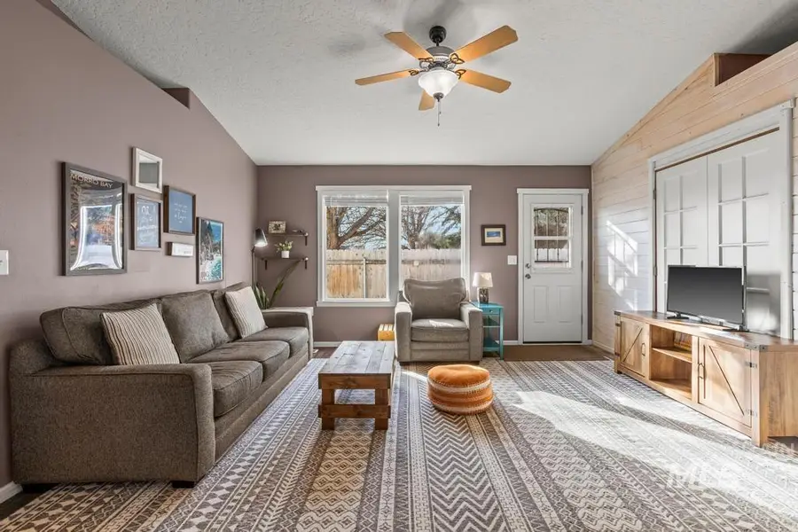 1206 Flint Dr, Caldwell, ID 83607 - #3